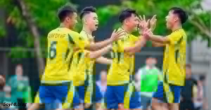 Football and the Power of 15 Minutes Benefits of Sports For Players and Fans Alike